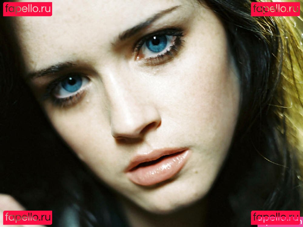 Alexis Bledel Nude Onlyfans Photo 139