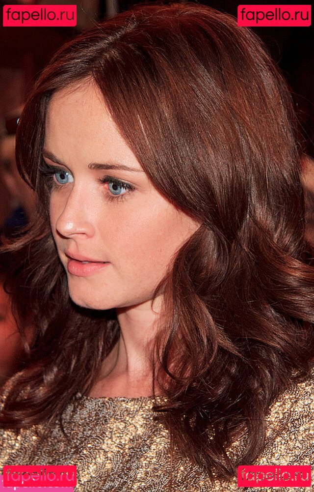 Alexis Bledel Nude Onlyfans Photo 23
