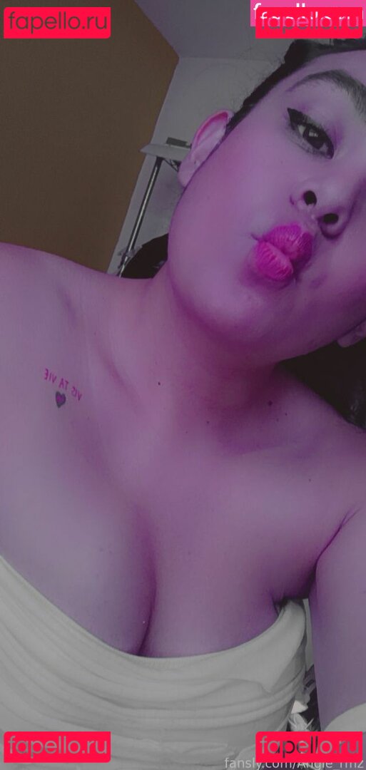Angie_rmz Nude Onlyfans Photo 23