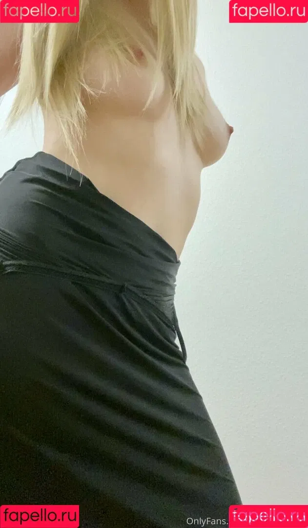 the.secretary Onlyfans Photo Gallery 
