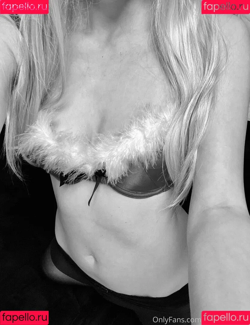 the.secretary Onlyfans Photo Gallery 