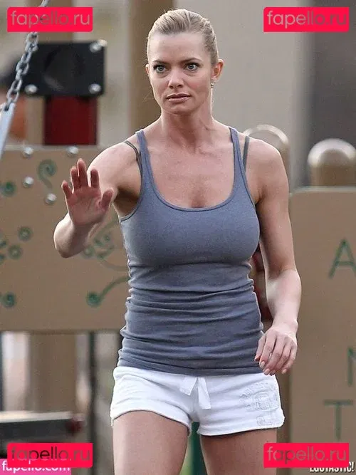 Jaime Pressly Onlyfans Photo Gallery 