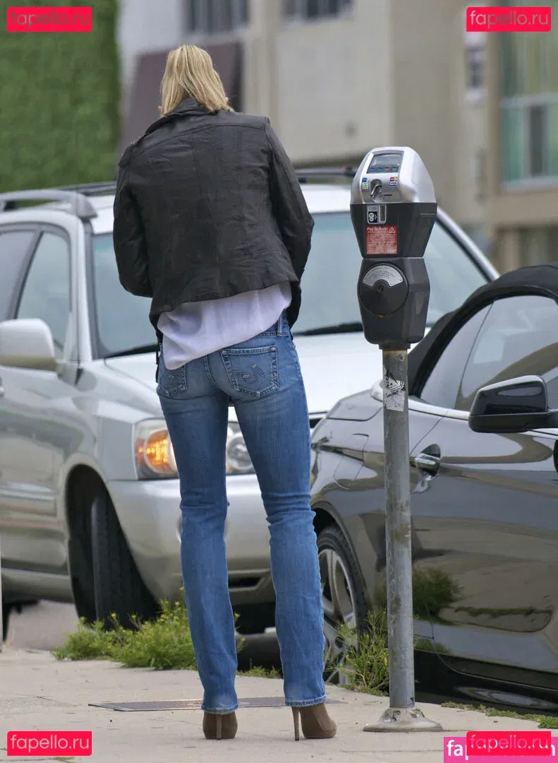 Jaime Pressly Onlyfans Photo Gallery 