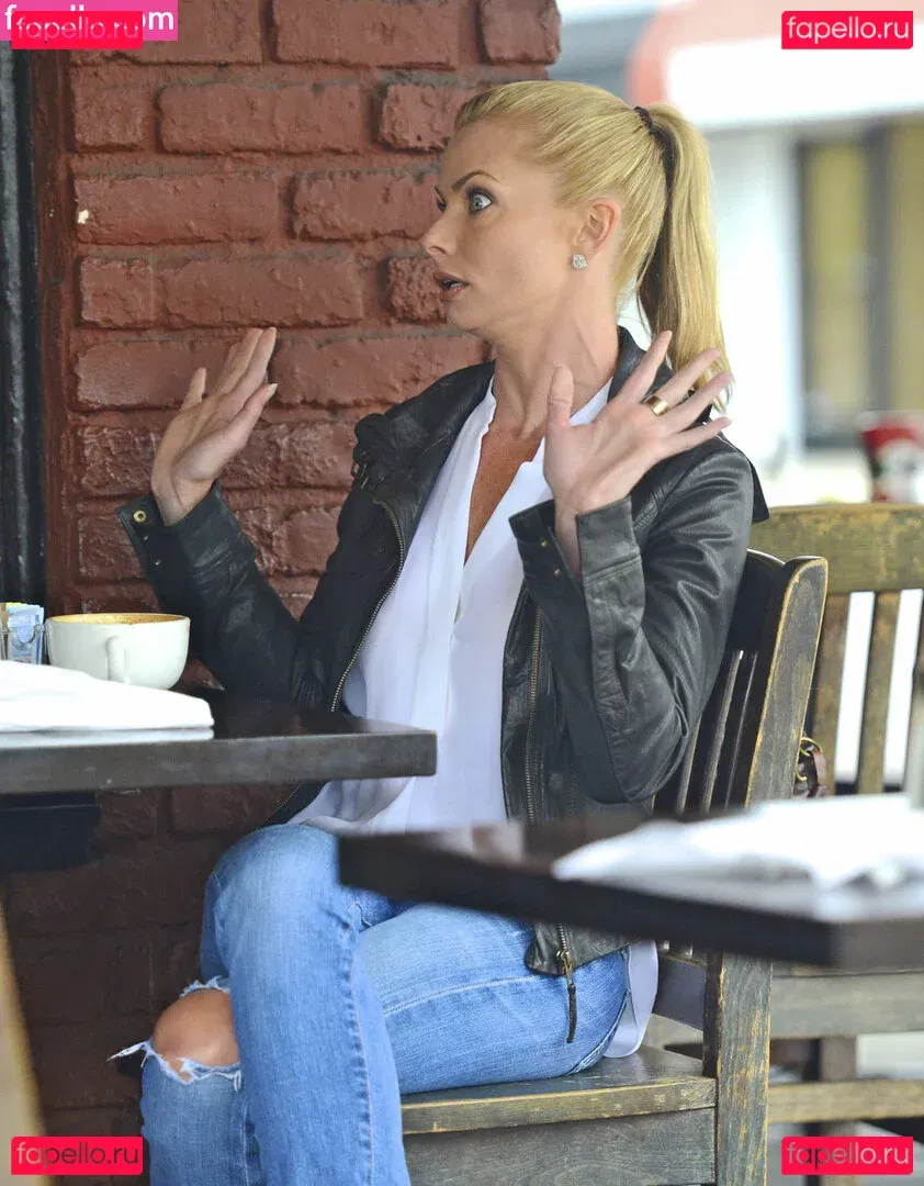 Jaime Pressly Onlyfans Photo Gallery 