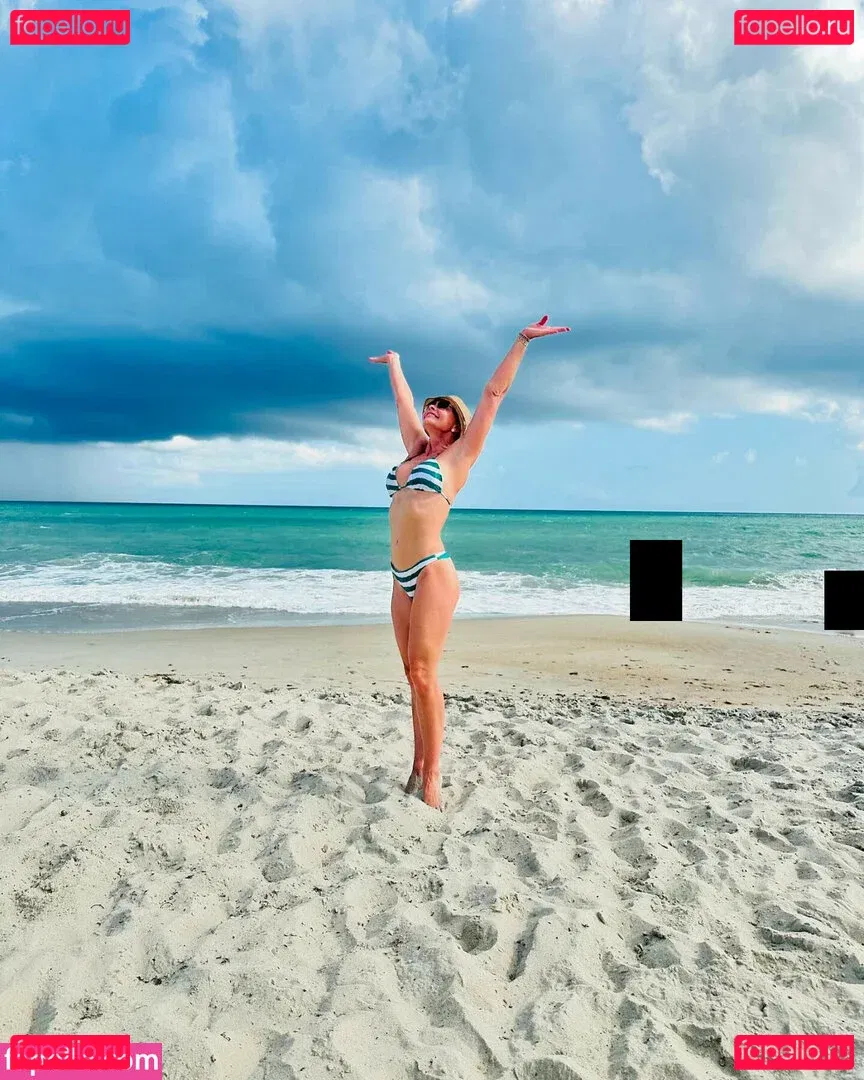 Jaime Pressly Onlyfans Photo Gallery 