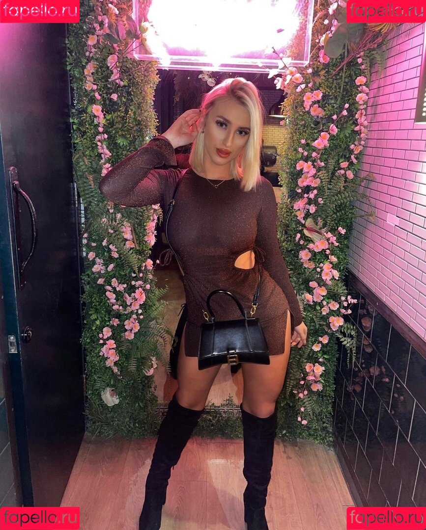 Lauren Day Onlyfans Photo Gallery 