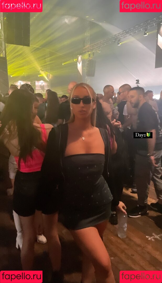 Lauren Day Onlyfans Photo Gallery 