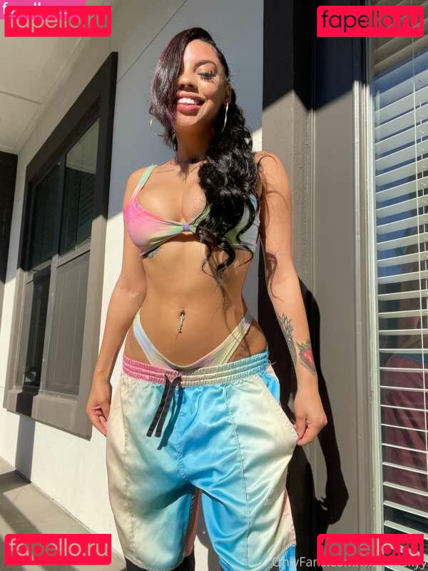 Mariaa Skyy Nude Onlyfans Photo 31
