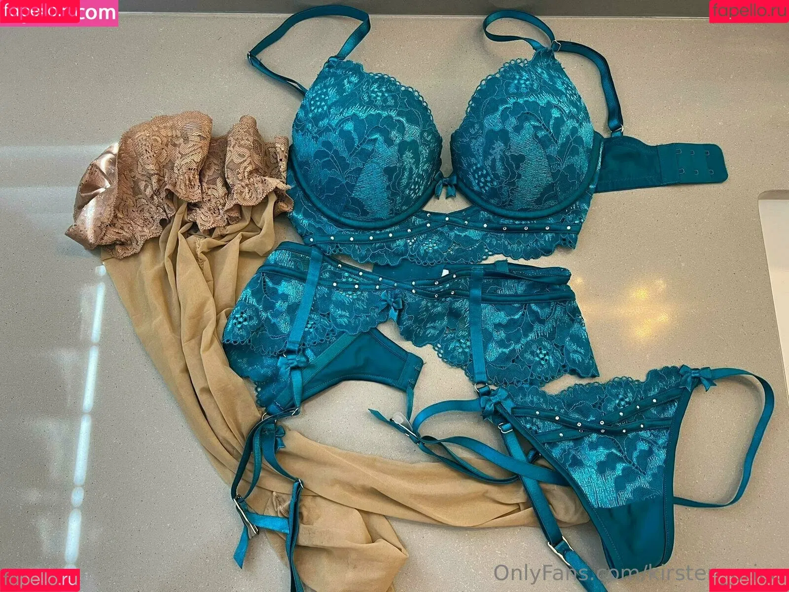 kirsten_price Onlyfans Photo Gallery 