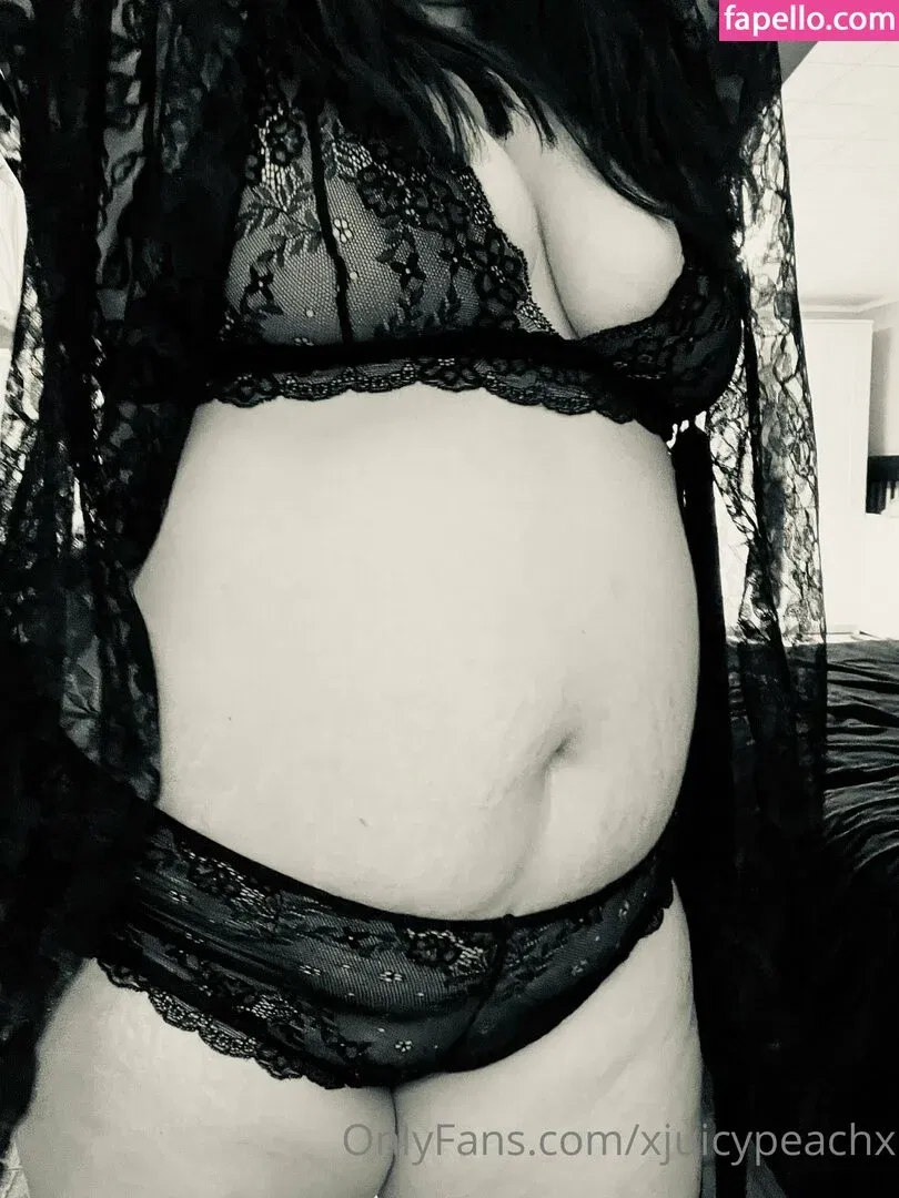 xjuicypeachx Onlyfans Photo Gallery 