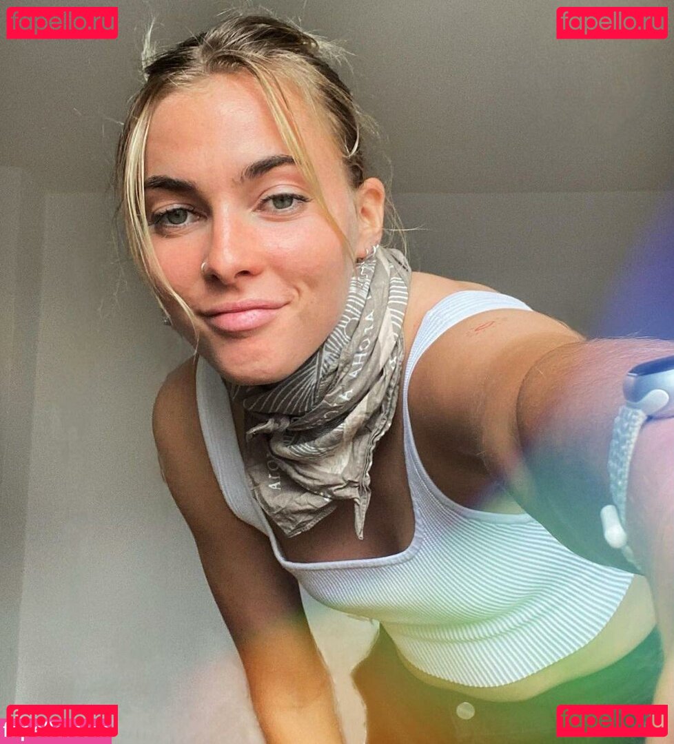 Laura Freigang Nude Onlyfans Photo 3