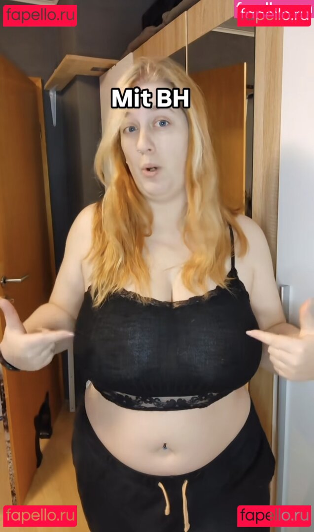 Redleaa Nude Onlyfans Photo 9