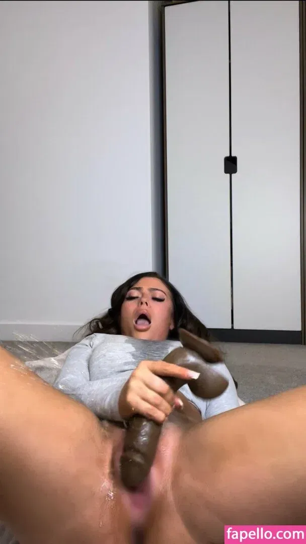 Hollyydollyy Onlyfans Photo Gallery 