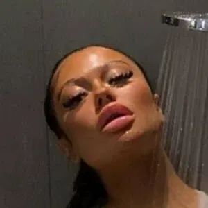 Hollyydollyy Onlyfans Photo Gallery 