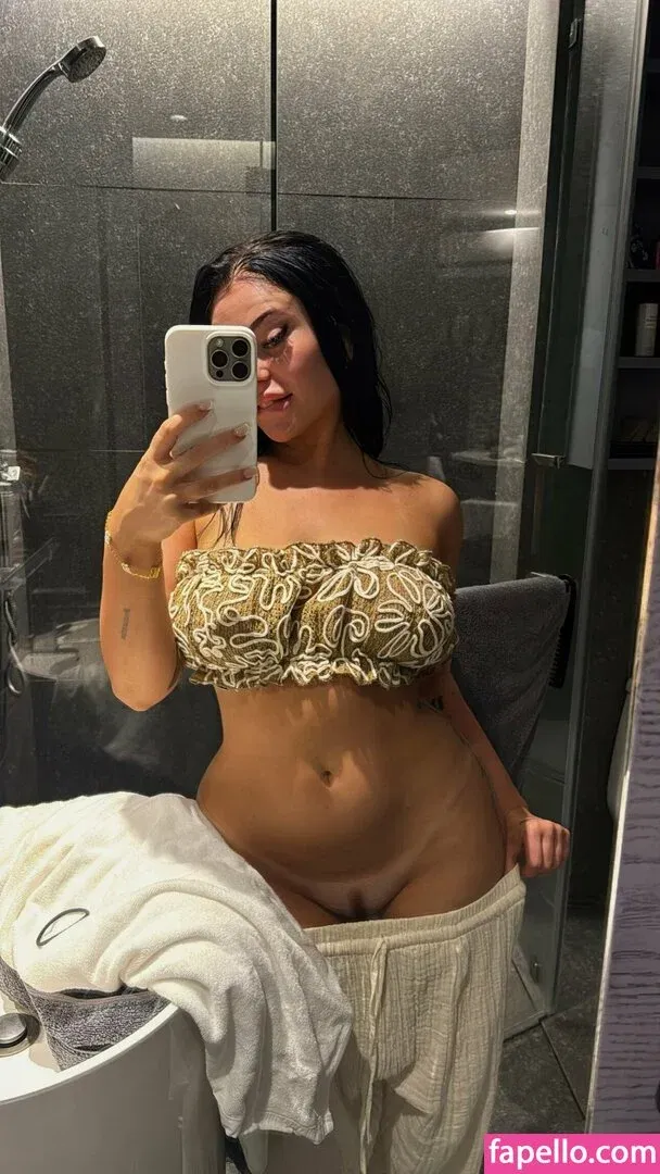 Hollyydollyy Onlyfans Photo Gallery 