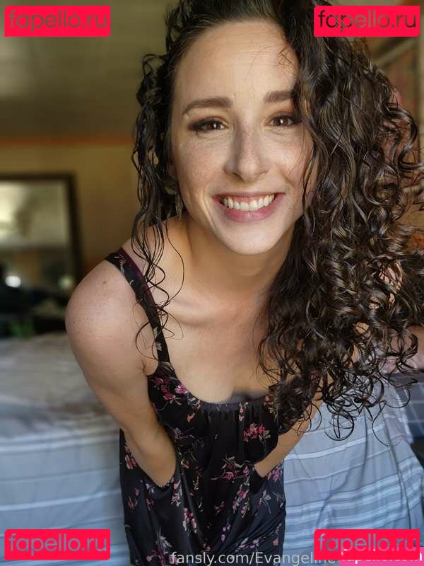 Evangelinewants2play Nude Onlyfans Photo 26