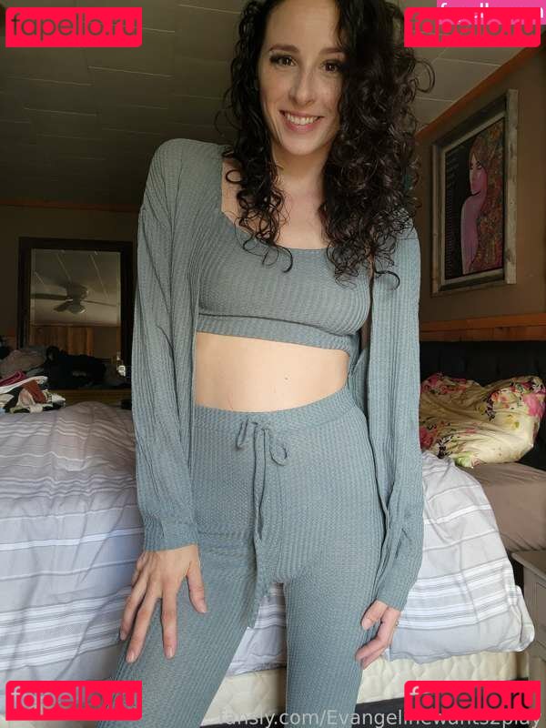 Evangelinewants2play Nude Onlyfans Photo 11