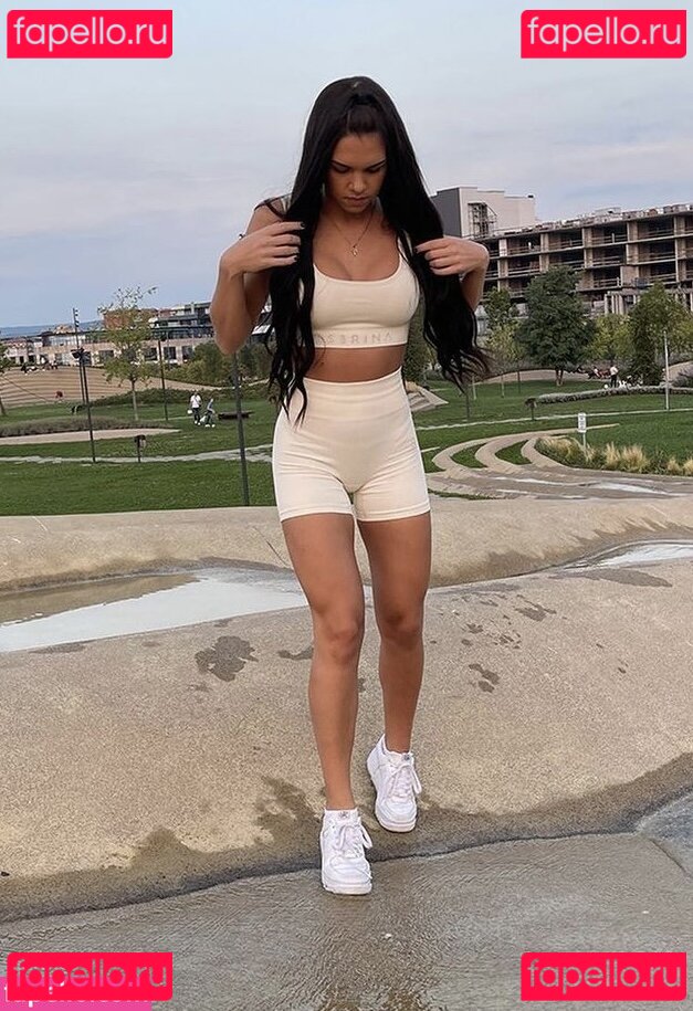 Hana Lovic Nude Onlyfans Photo 14