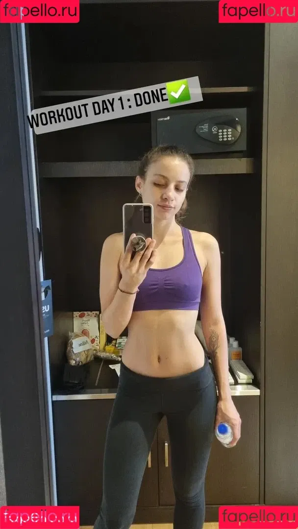 Laure Valée Onlyfans Photo Gallery 