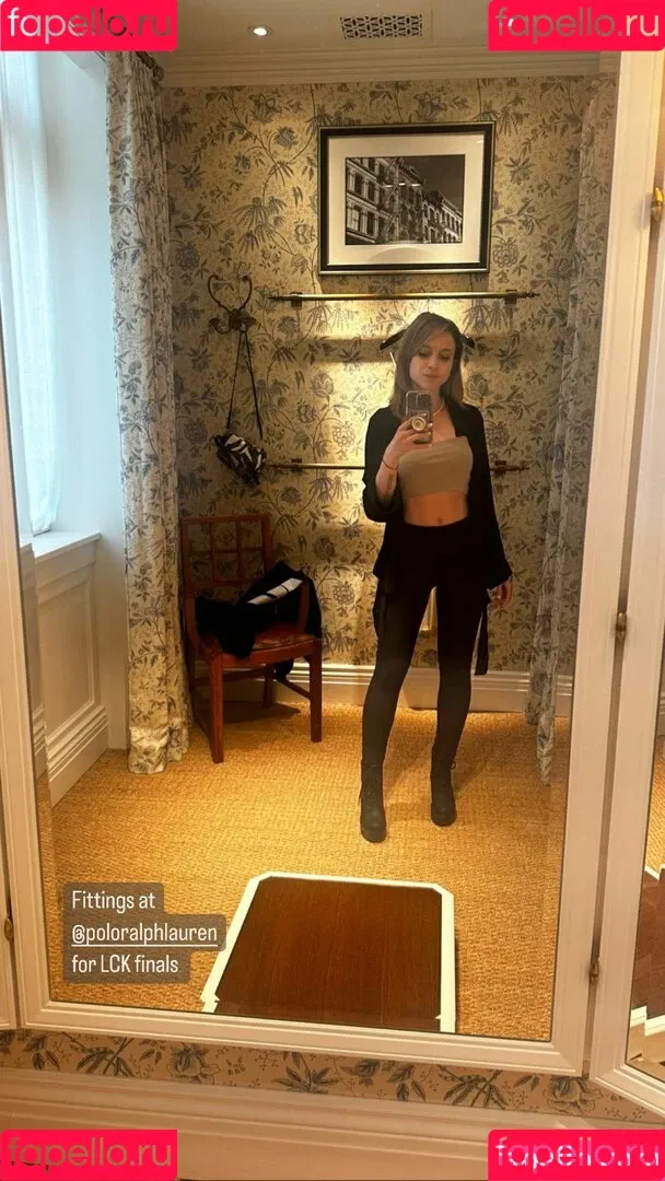 Laure Valée Onlyfans Photo Gallery 