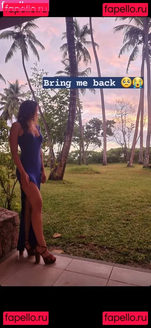 Laure Valée Onlyfans Photo Gallery 