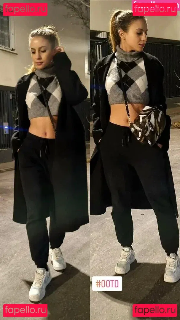 Laure Valée Onlyfans Photo Gallery 