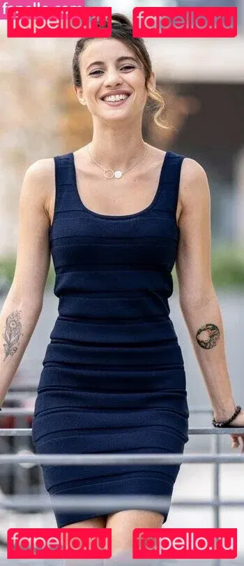 Laure Valée Onlyfans Photo Gallery 