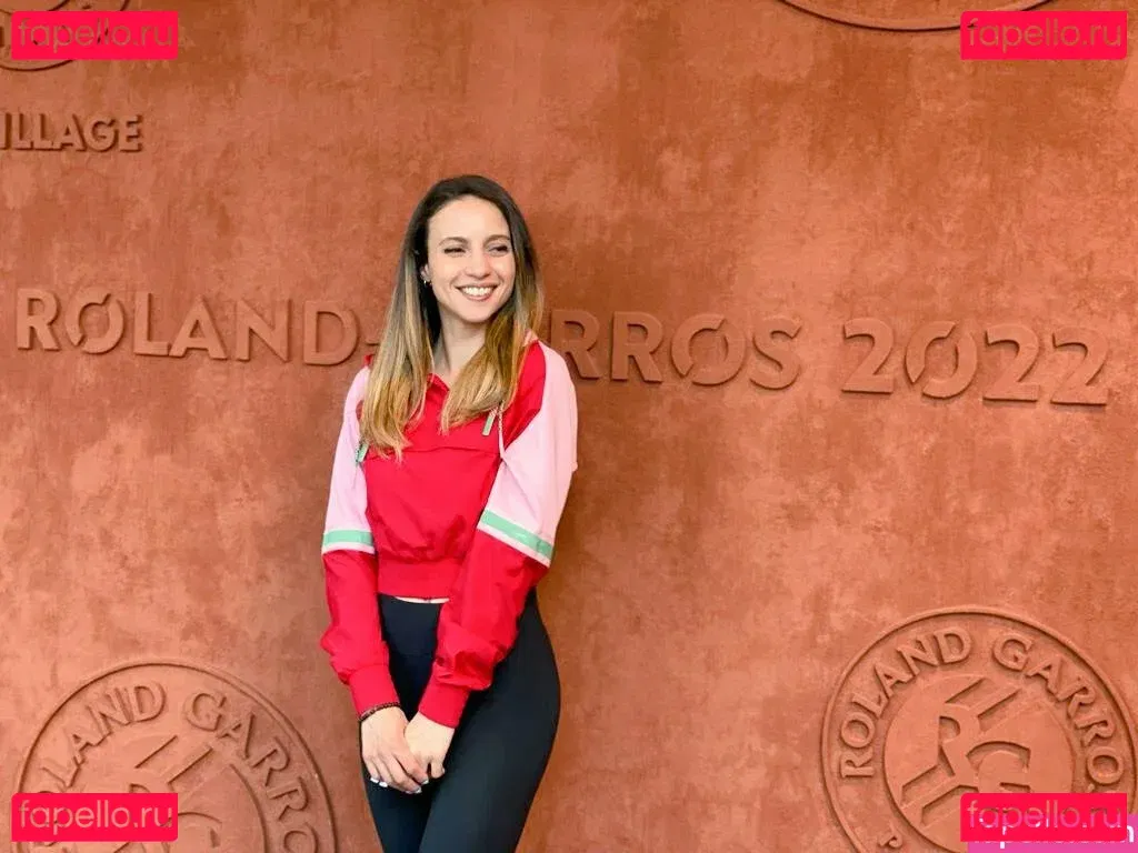 Laure Valée Onlyfans Photo Gallery 