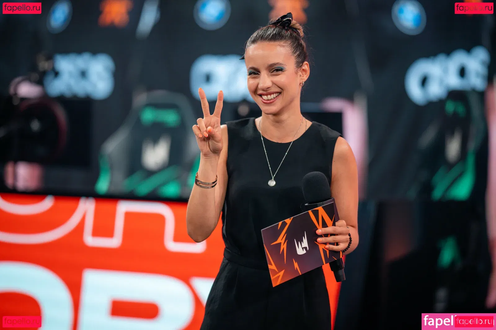 Laure Valée Onlyfans Photo Gallery 