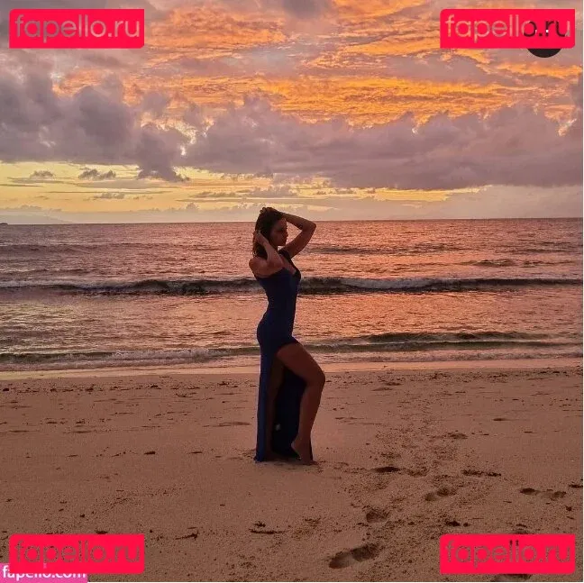 Laure Valée Onlyfans Photo Gallery 