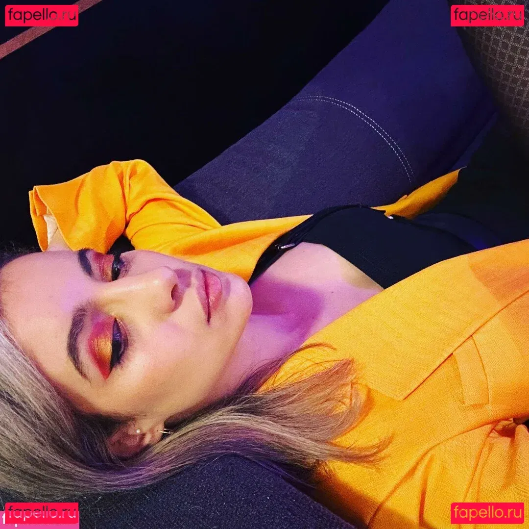 Laure Valée Onlyfans Photo Gallery 