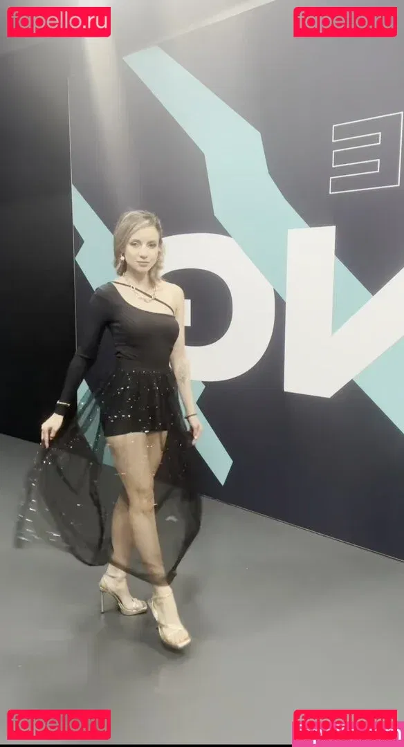 Laure Valée Onlyfans Photo Gallery 