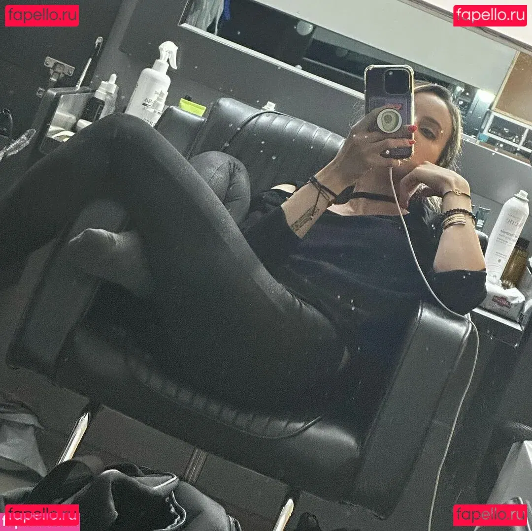 Laure Valée Onlyfans Photo Gallery 