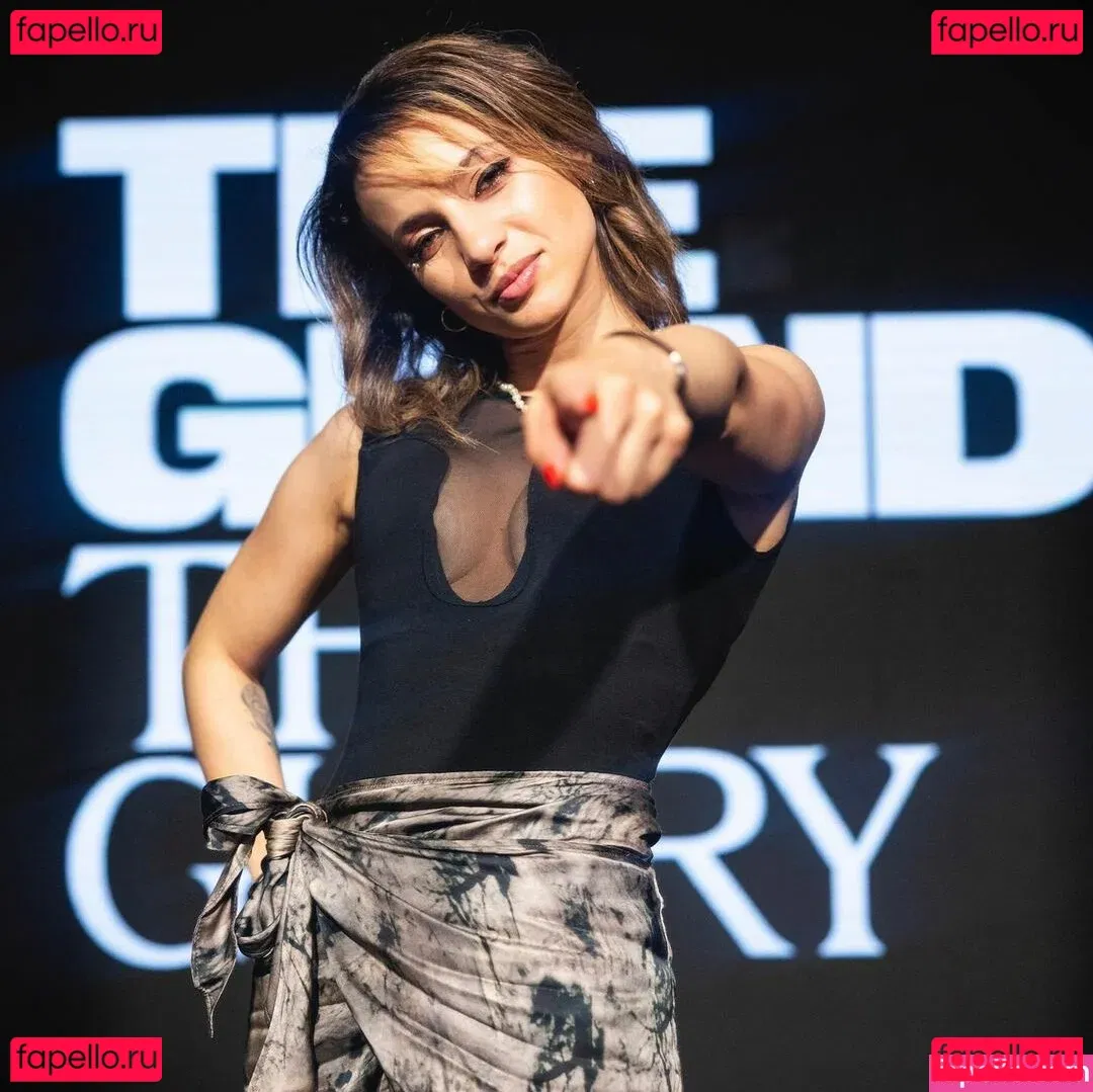 Laure Valée Onlyfans Photo Gallery 