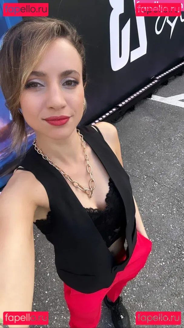 Laure Valée Onlyfans Photo Gallery 