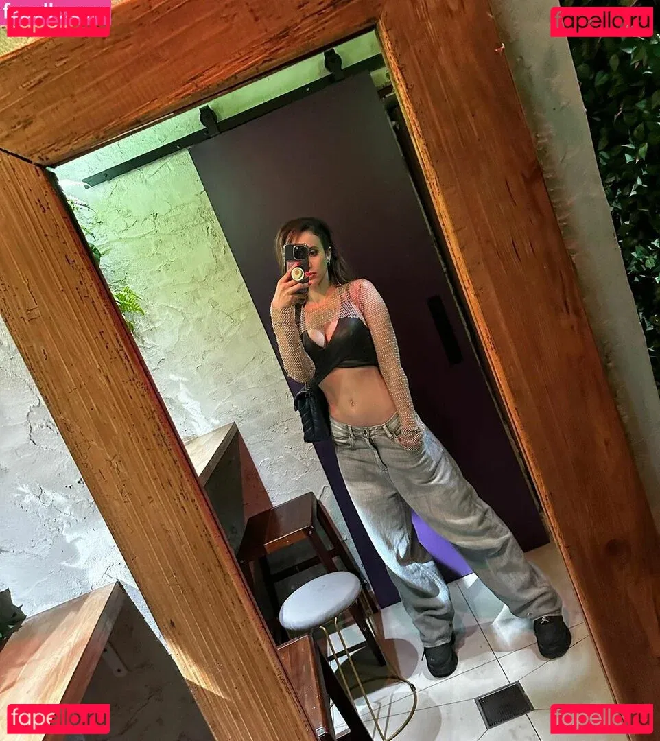 Laure Valée Onlyfans Photo Gallery 