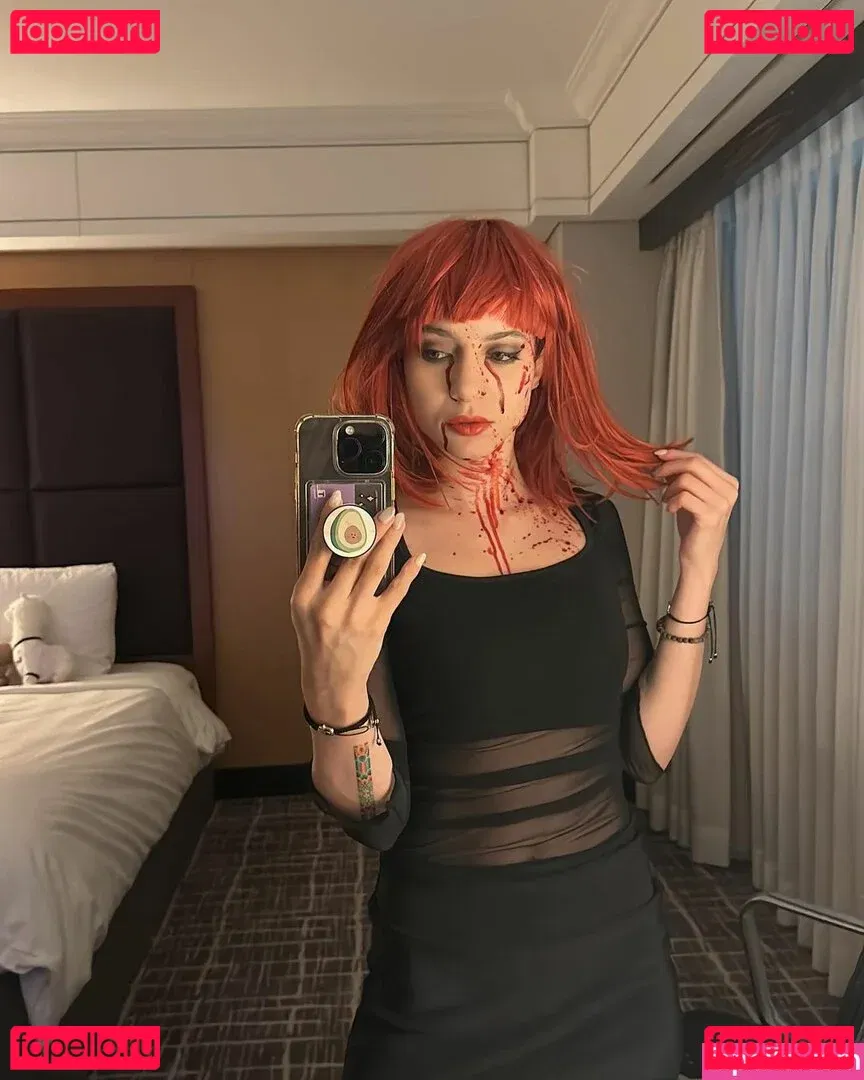 Laure Valée Onlyfans Photo Gallery 