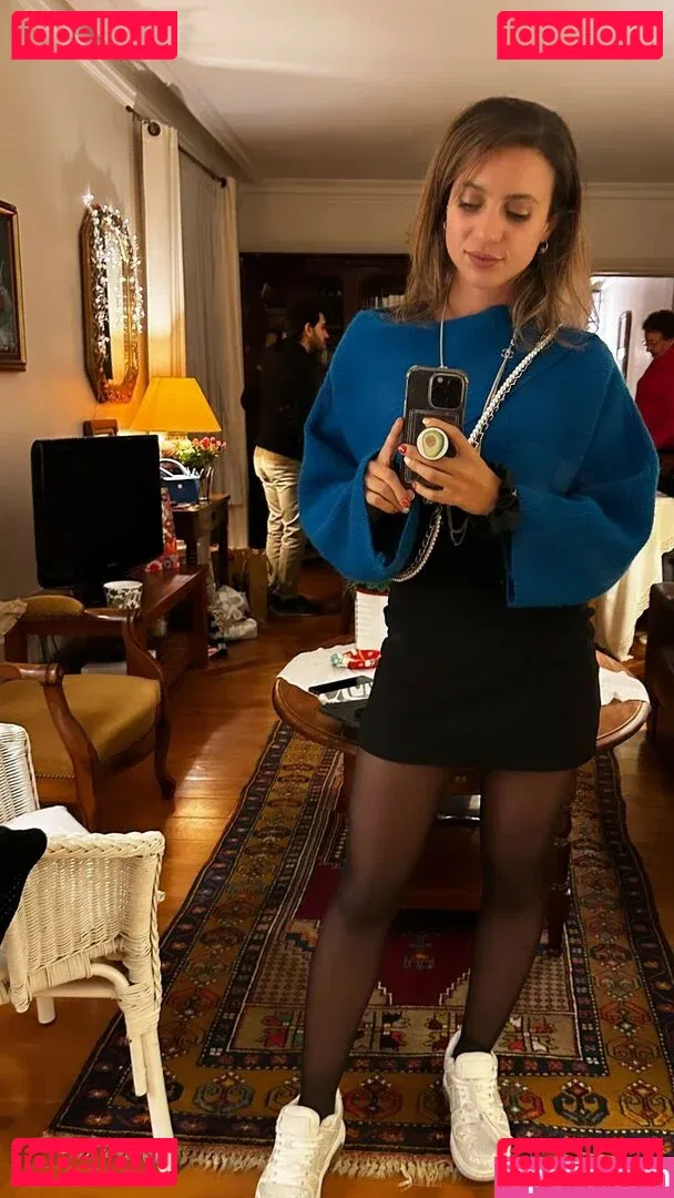 Laure Valée Onlyfans Photo Gallery 