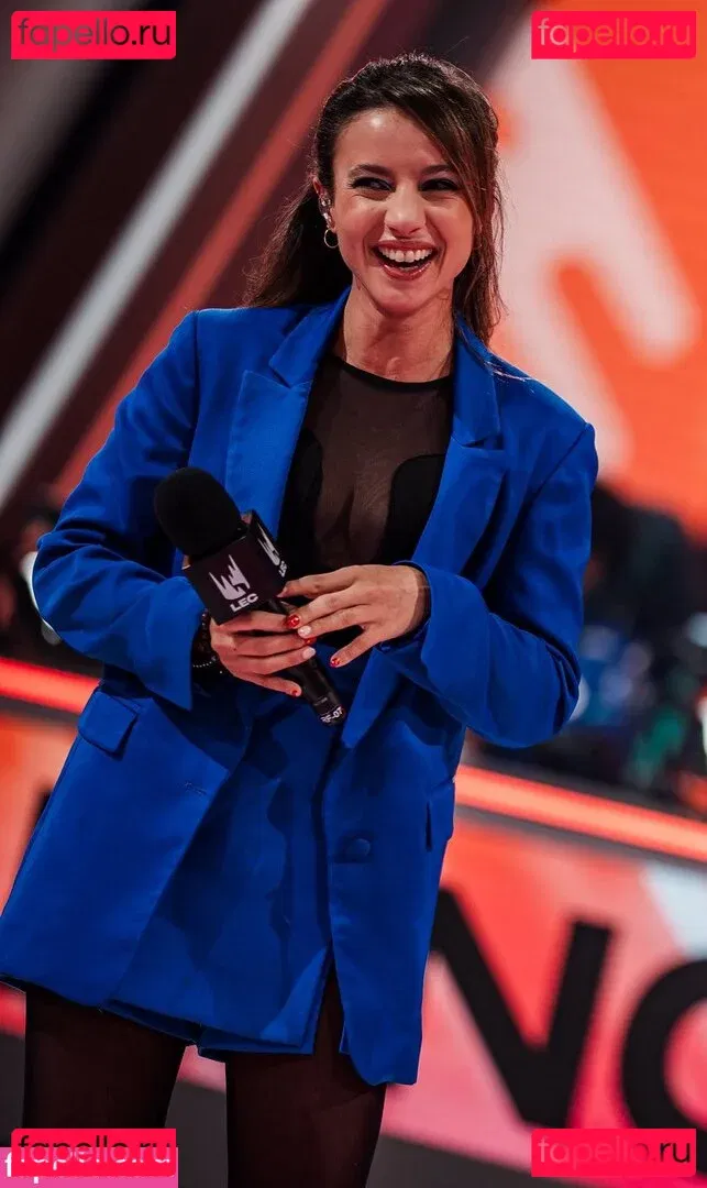 Laure Valée Onlyfans Photo Gallery 