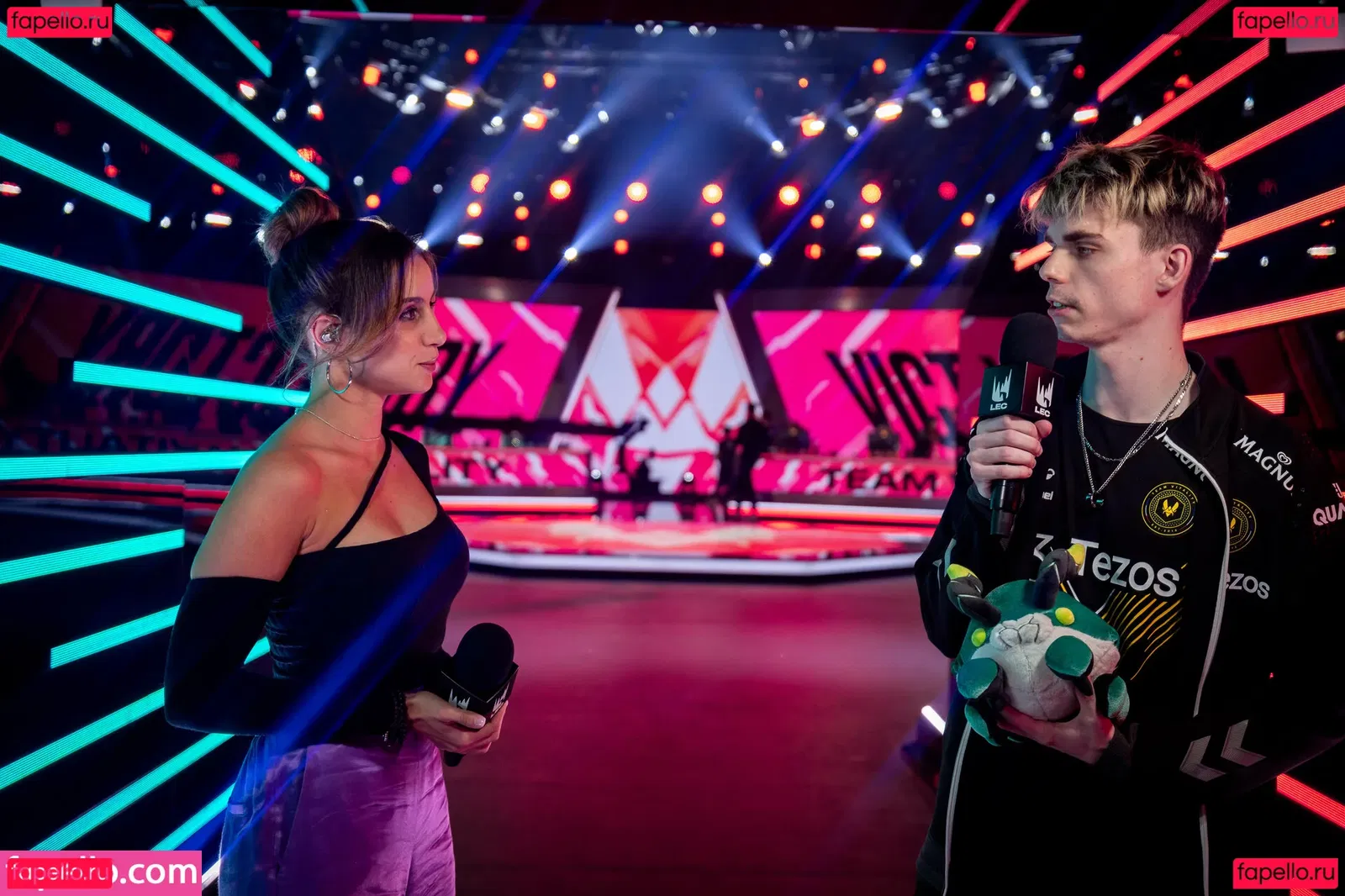 Laure Valée Onlyfans Photo Gallery 