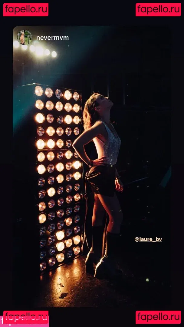 Laure Valée Onlyfans Photo Gallery 