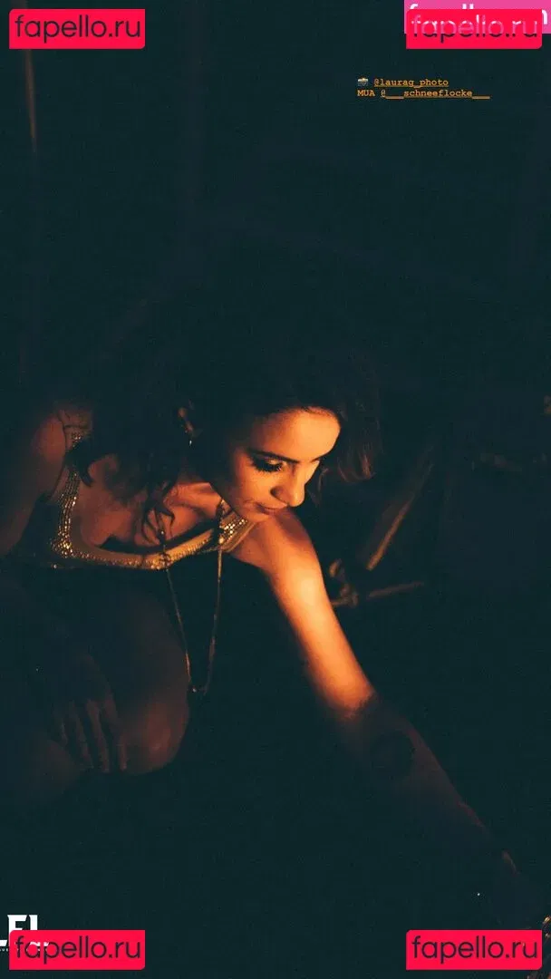 Laure Valée Onlyfans Photo Gallery 