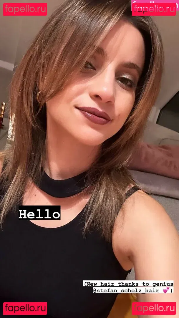 Laure Valée Onlyfans Photo Gallery 