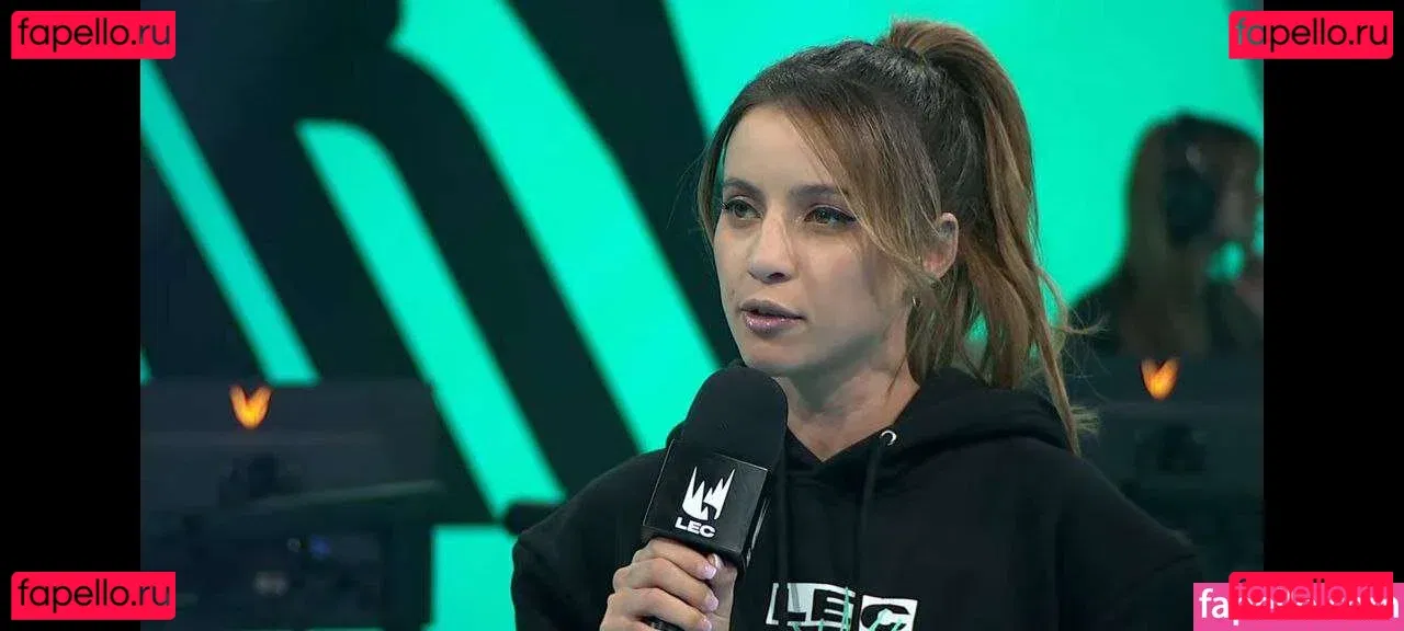 Laure Valée Onlyfans Photo Gallery 