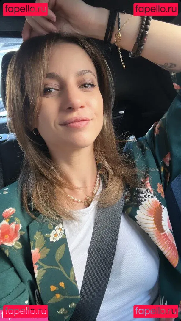 Laure Valée Onlyfans Photo Gallery 