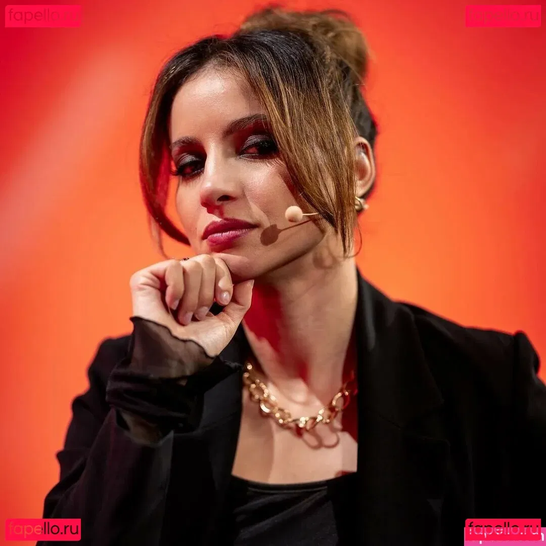 Laure Valée Onlyfans Photo Gallery 