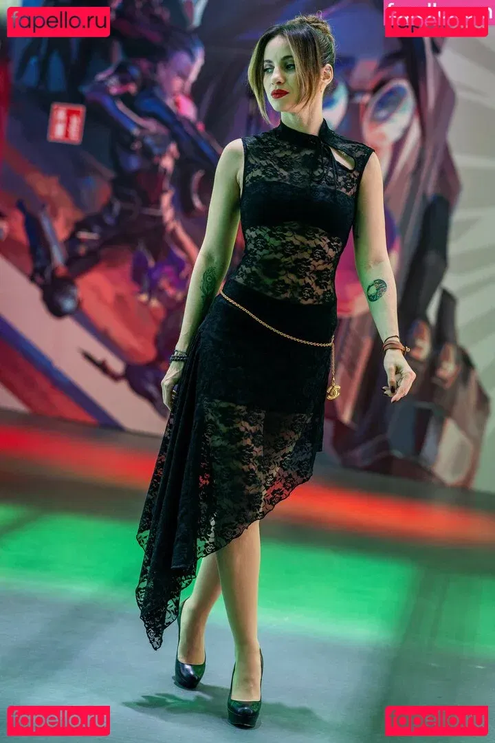 Laure Valée Onlyfans Photo Gallery 