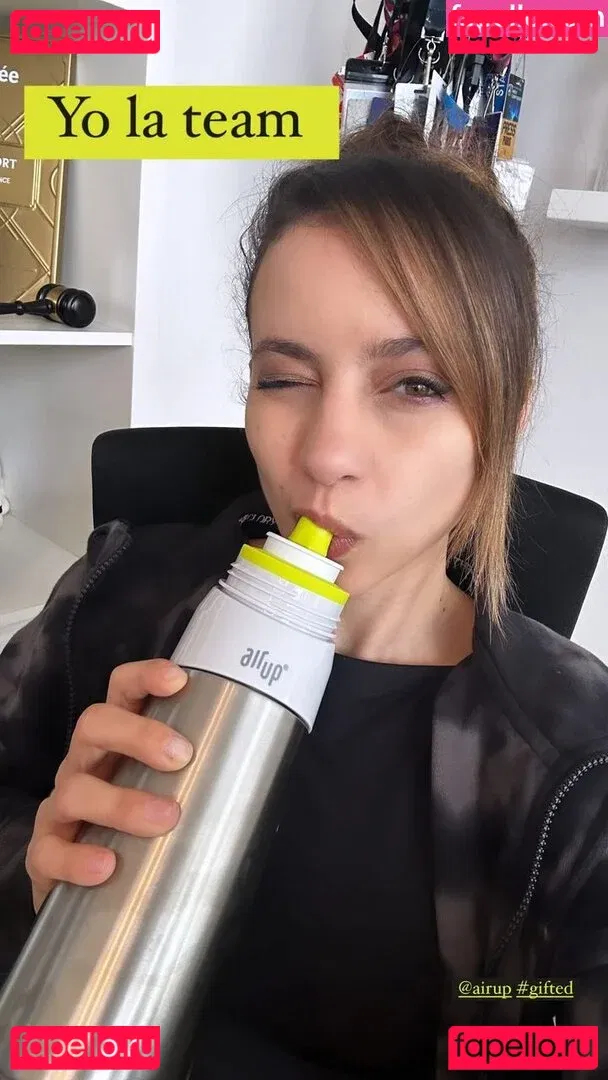 Laure Valée Onlyfans Photo Gallery 