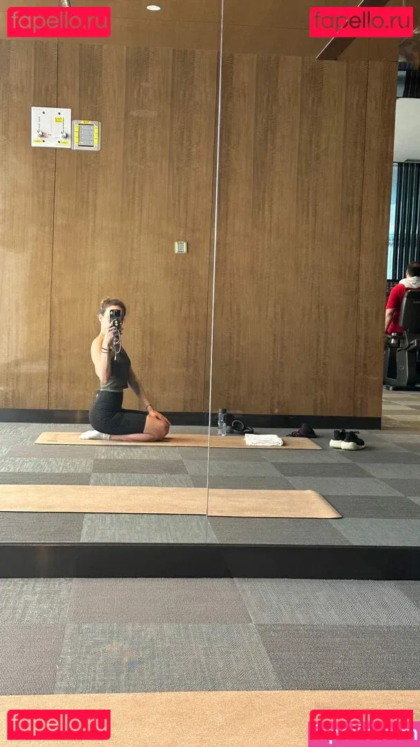 Laure Valée Onlyfans Photo Gallery 