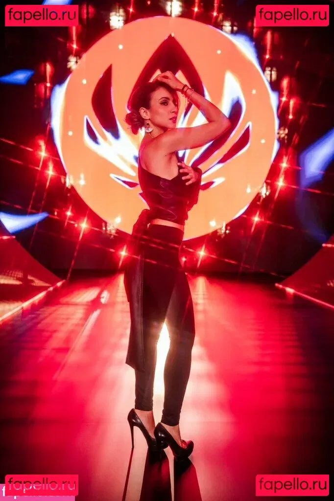 Laure Valée Onlyfans Photo Gallery 